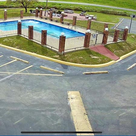 The Country Corner Inn Devine Εξωτερικό φωτογραφία