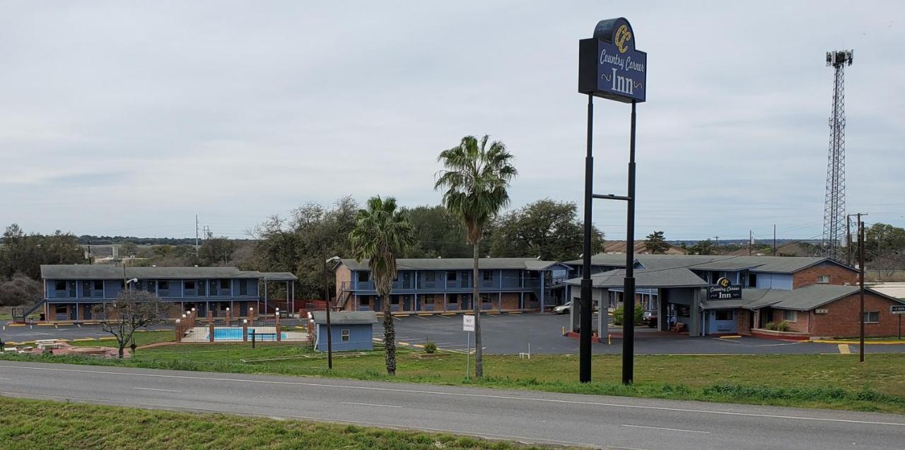 The Country Corner Inn Devine Εξωτερικό φωτογραφία