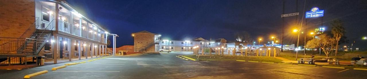 The Country Corner Inn Devine Εξωτερικό φωτογραφία