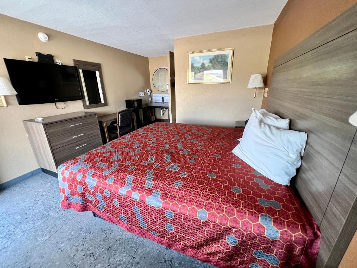 The Country Corner Inn Devine Εξωτερικό φωτογραφία